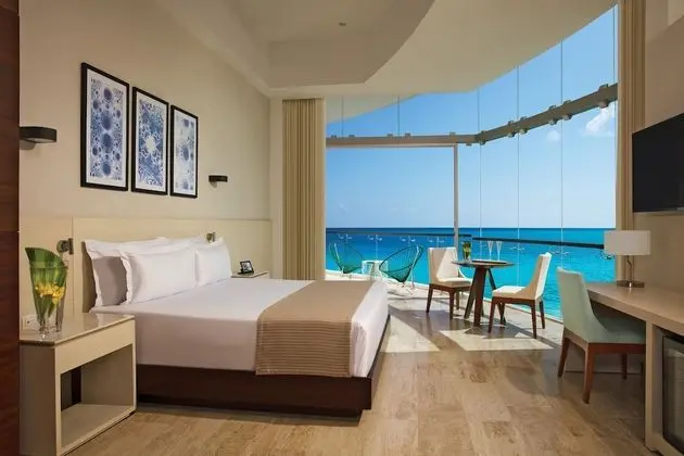 Altitude Corner Suite Ocean Front