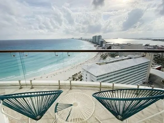 Altitude Corner Suite Ocean Front