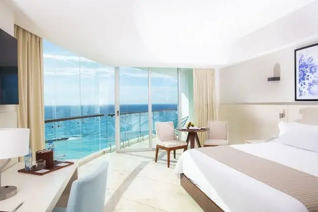 Altitude Corner Suite Ocean Front