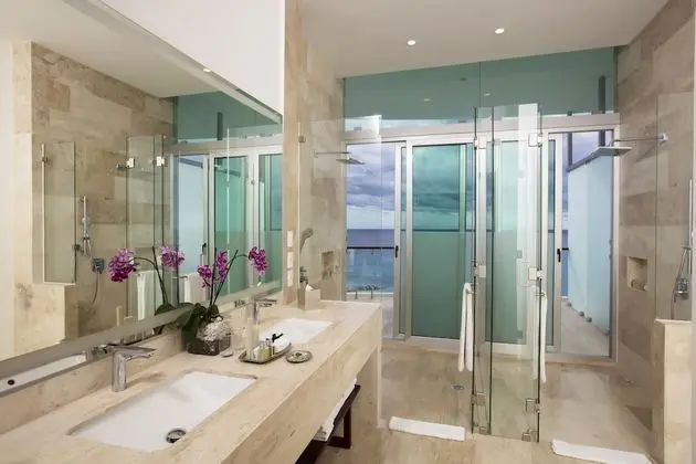 Altitude Suite Double