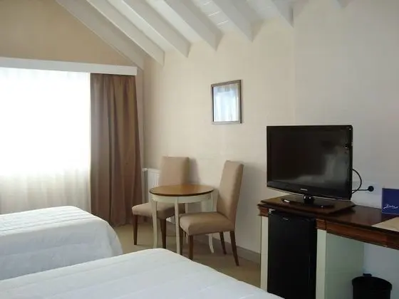 Standard Üç Kişilik Oda