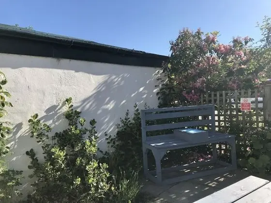 Stüdyo, Avlu Manzaralı