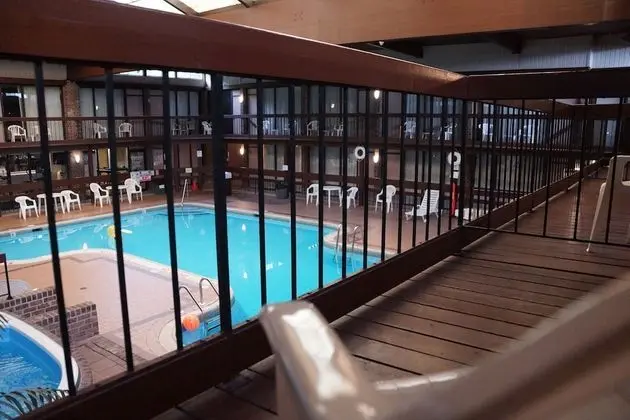 Oda, Balkon, Havuz Kenarı