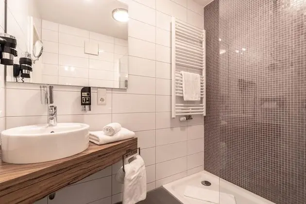 Tek Büyük Yataklı Oda (Large)