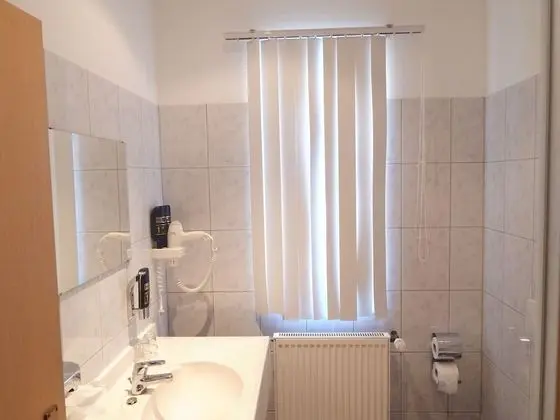 Economy Tek Büyük Yataklı Oda