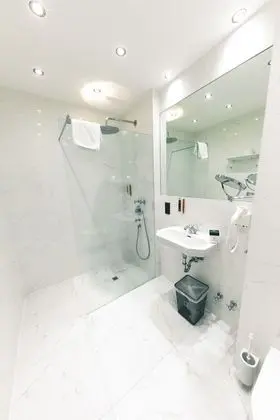 Deluxe Tek Büyük Yataklı Oda (Plus)