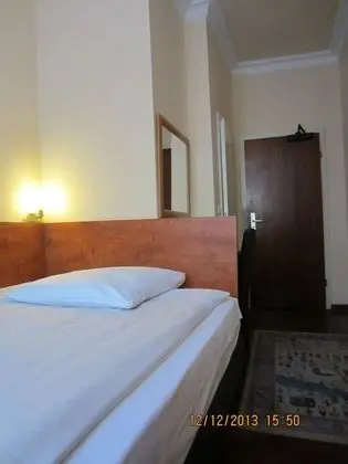 Standard Tek Kişilik Oda (with shower and shared toilette)