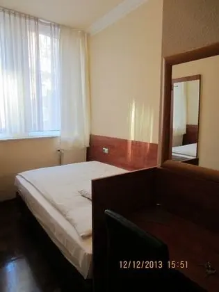 Standard Tek Kişilik Oda (with shower and shared toilette)