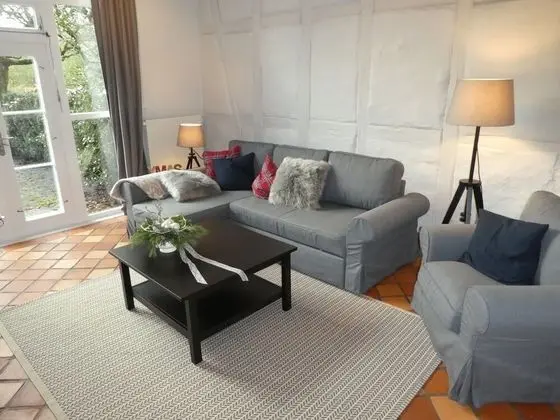 Apart Daire, Bahçe Manzaralı (1)