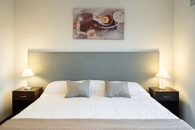 Traditional Tek Büyük Yataklı Oda
