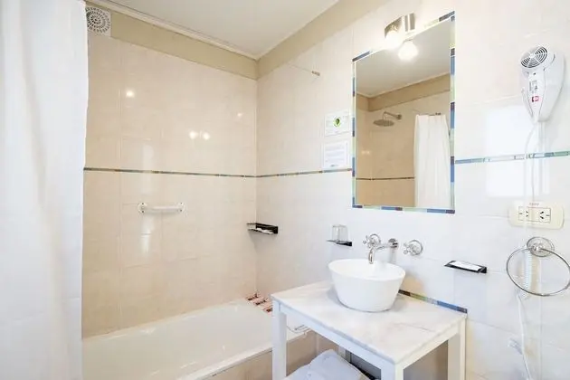 Traditional Tek Büyük Yataklı Oda