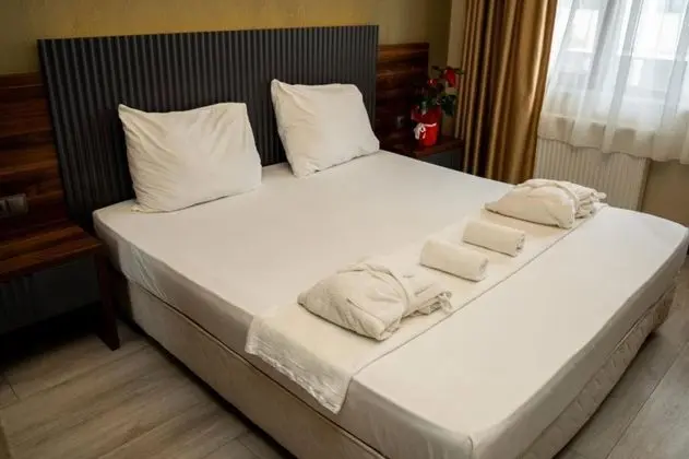 https://images.odamax.com/img/1024x768/odamax/image/upload/Altuncu_Premium_Thermal_Hotel_202511051713266_Altuncu_Premium_Termal_Aile_Odas_1_.jpg