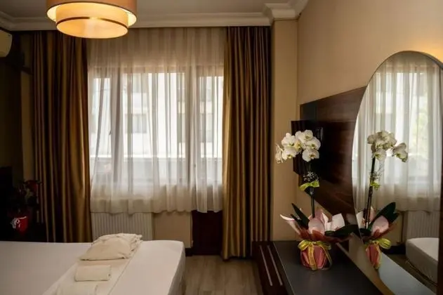 https://images.odamax.com/img/1024x768/odamax/image/upload/Altuncu_Premium_Thermal_Hotel_202511051713267_Altuncu_Premium_Termal_Aile_Odas_3_.jpg