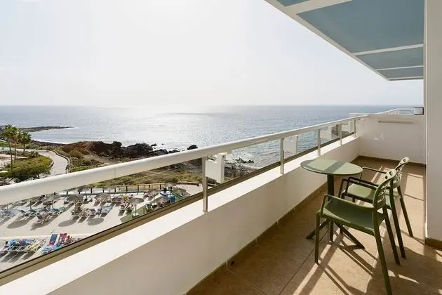 Suite Frontal Ocean View 3 Adults + 2 Children
