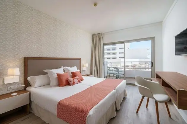 Suite Frontal Ocean View 3 Adults + 2 Children