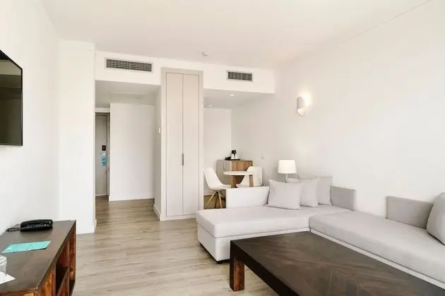 Suite Ocean View 2 Adults + 1 Child