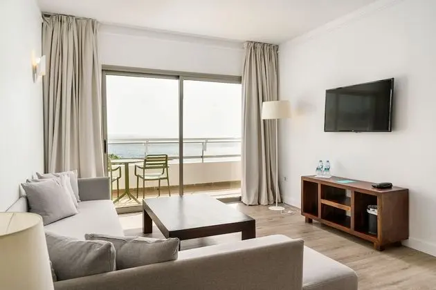 Suite Ocean View 2 Adults + 1 Child