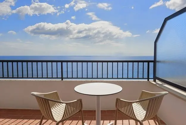 Büyük Yataklı Tek Kişilik Oda, Balkon, Deniz Manzaralı