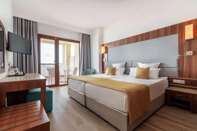 Double XS Sea View (1 Adult +1 child)