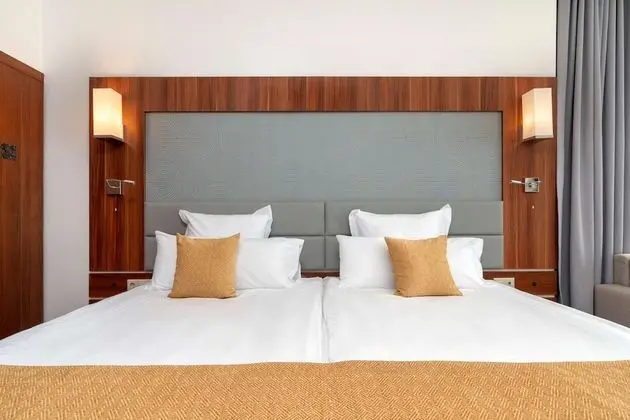 Double XS Sea View (1 Adult)