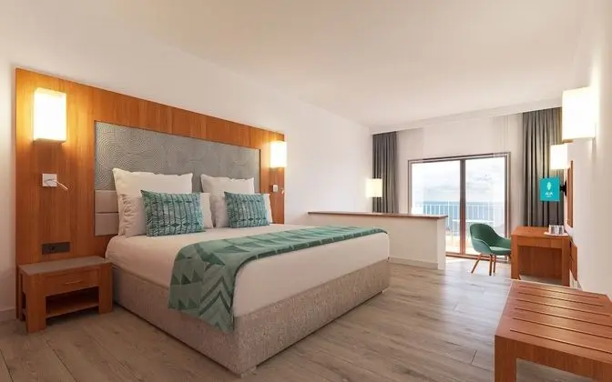 Double XS Sea View (2 Adults)