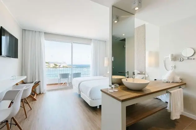Double Superior Room,  Frontal Sea View