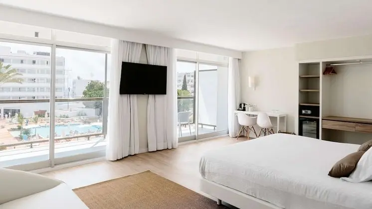Junior Suite Pool View single Use