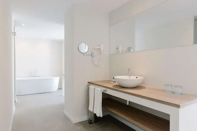Junior Suite Pool View single Use