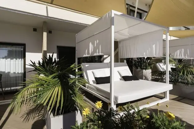 Double Premium with Bali Beds (2 adults)