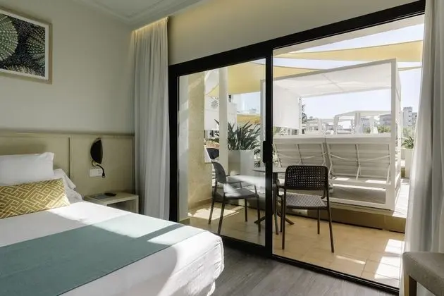 Double Premium with Bali Beds (2 adults)