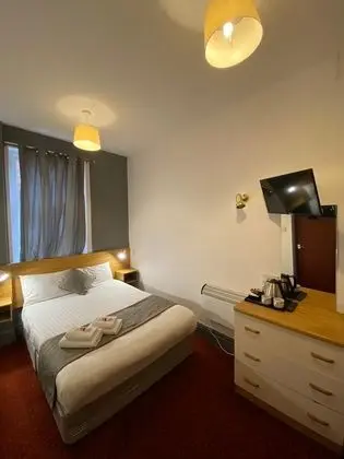 Tek Büyük Yataklı Oda, Banyolu/Duşlu