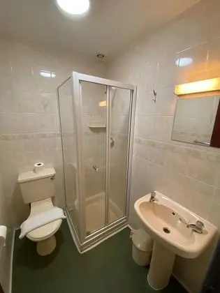 Tek Büyük Yataklı Oda, Banyolu/Duşlu