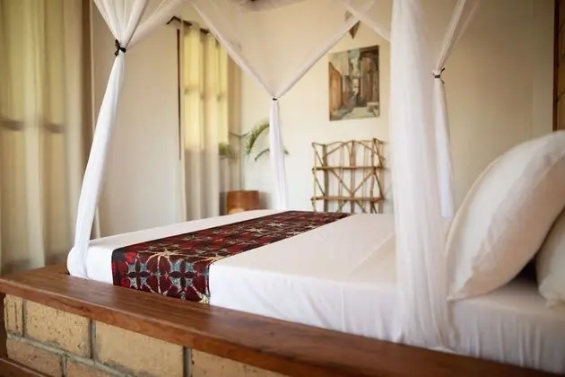 Comfort Tek Büyük Yataklı Oda, Havuz Manzaralı