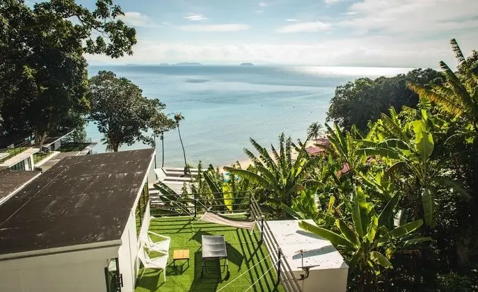 Üç Kişilik Oda, Deniz Manzaralı
