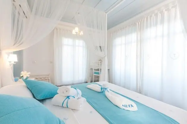 Deluxe Oda, Havuz Manzaralı