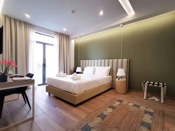 Deluxe Tek Büyük Yataklı Oda