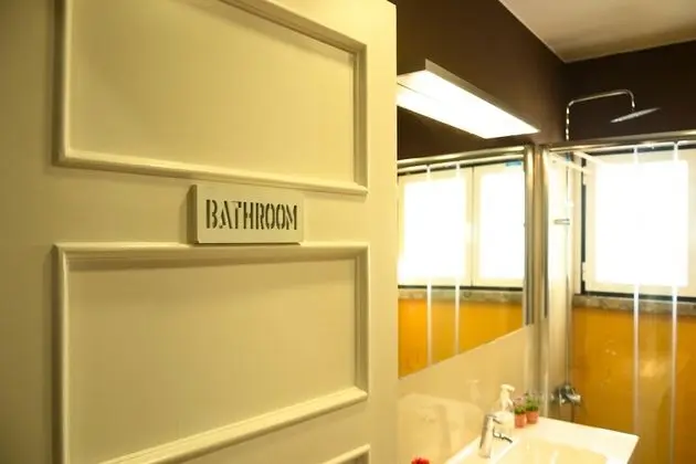 Tek Büyük Yataklı Oda, Ortak Banyo