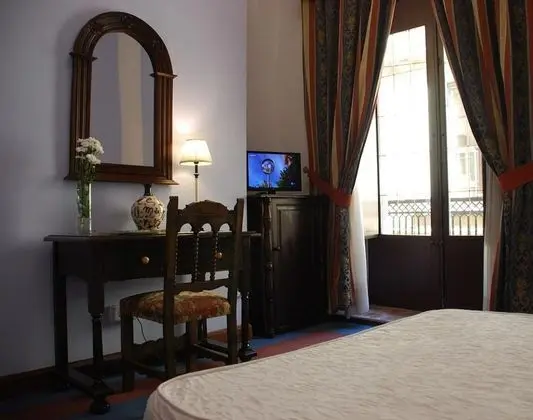 Basic Tek Büyük Yataklı Oda