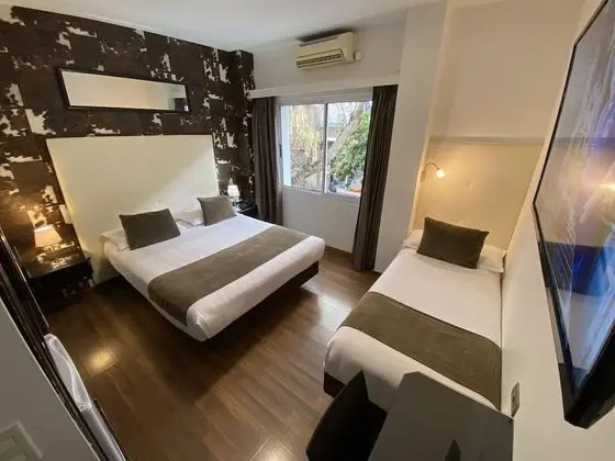 Üç Kişilik Oda