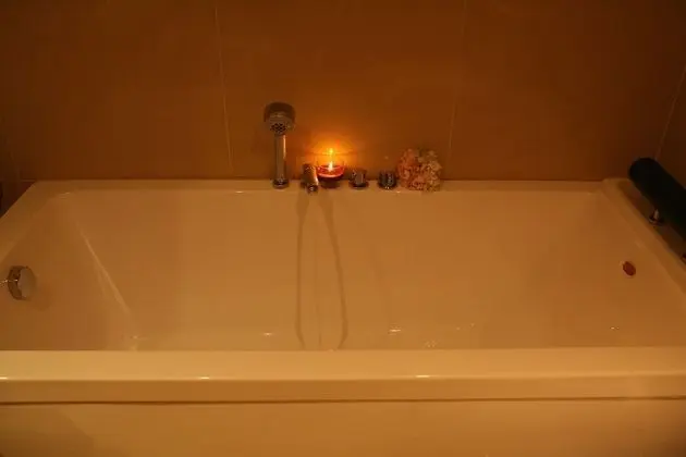 Superior Tek Büyük Yataklı Oda, Sıcak Su Küveti