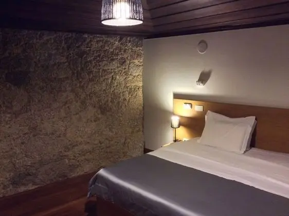 Tek Büyük veya İki Ayrı Yataklı Oda, Havuz Manzaralı