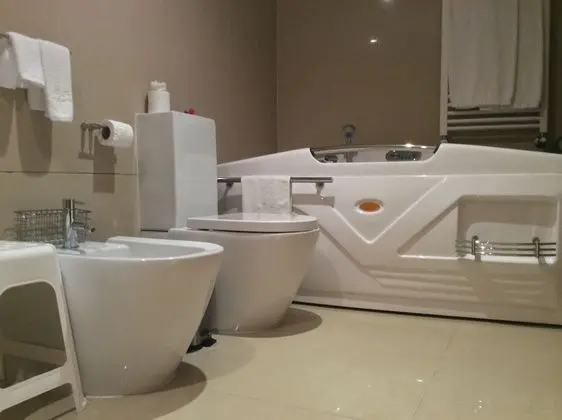 Tek Büyük veya İki Ayrı Yataklı Oda, Havuz Manzaralı