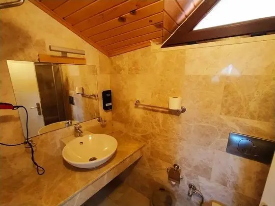 Deluxe Çatı Katı (Loft), 1 Yatak Odası, Şömine, Deniz Manzaralı