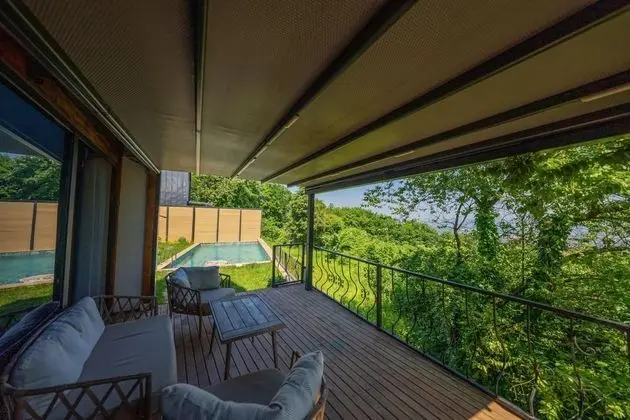 Suite - İki Yatak Odalı, Göl Manzaralı, Isıtmalı Özel Havuzlu