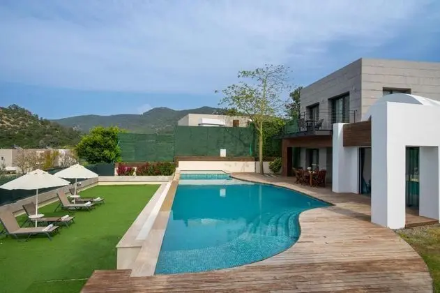 Villa 4+1 Oda-Özel Havuzlu, Özel Havuzlu ve Bahçeli