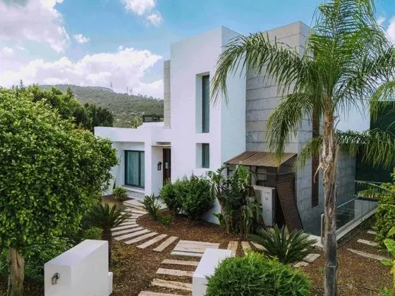 Villa 4+1 Oda-Özel Havuzlu, Özel Havuzlu ve Bahçeli