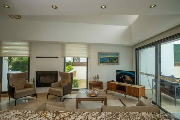 Villa 4+1 Oda-Özel Havuzlu, Özel Havuzlu ve Bahçeli