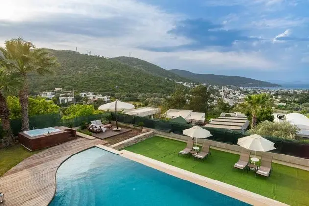 Villa 4+1 Oda-Özel Havuzlu, Özel Havuzlu ve Bahçeli