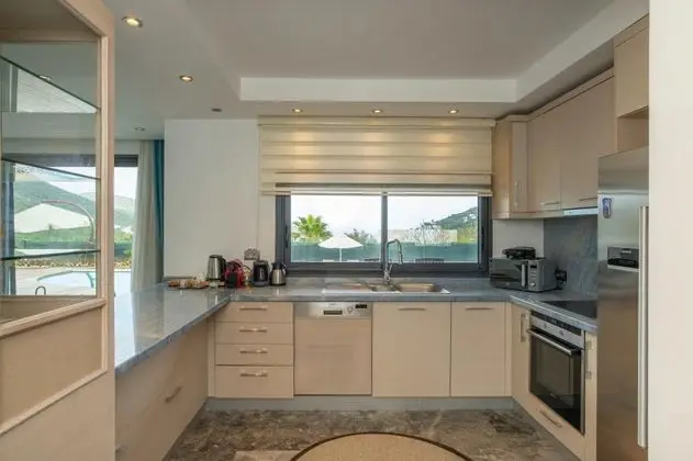 Villa 4+1 Oda-Özel Havuzlu, Özel Havuzlu ve Bahçeli