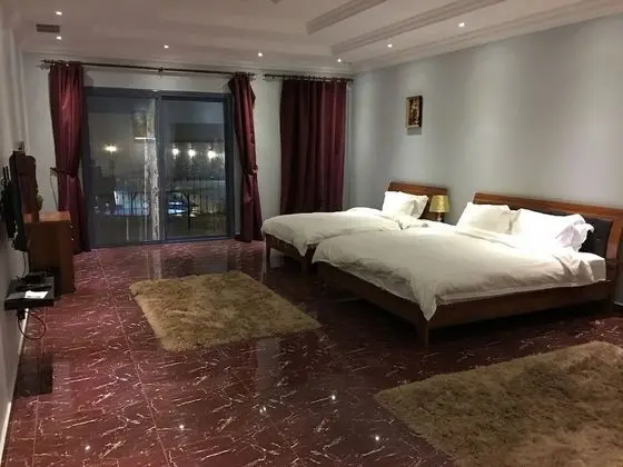 Family Chalet, 5 Bedrooms, Pool View, Ground Floor